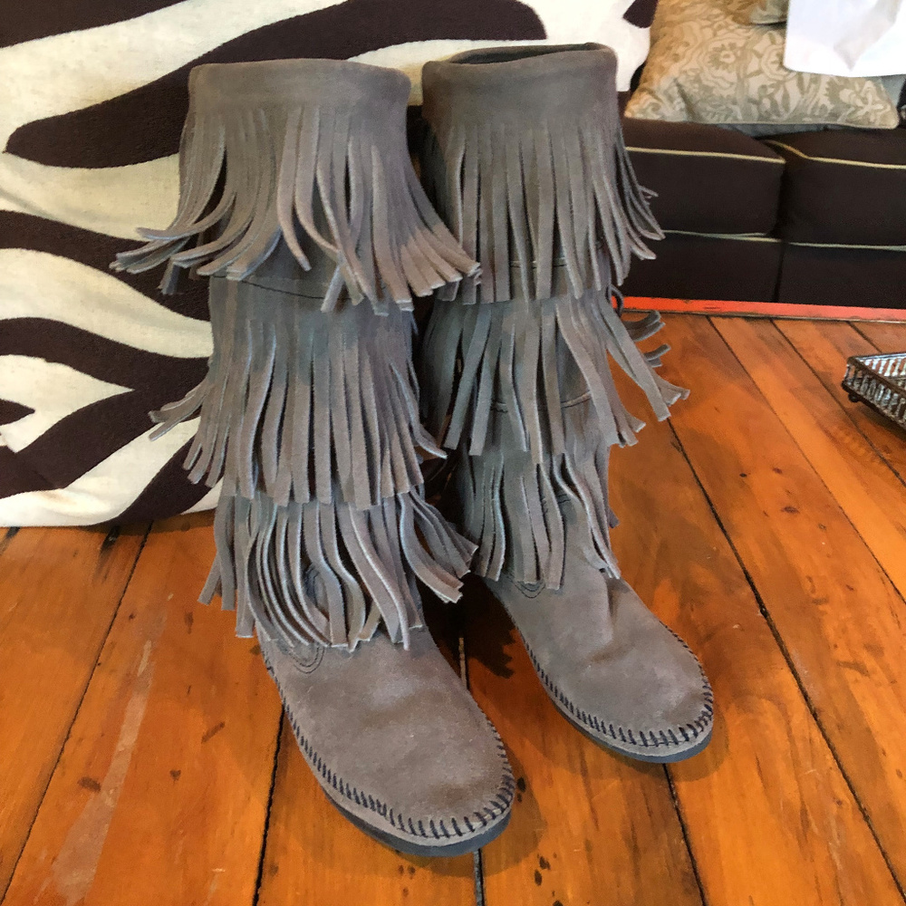 MINNETONKA 3 Layered Fringe Mocassin Boot 6